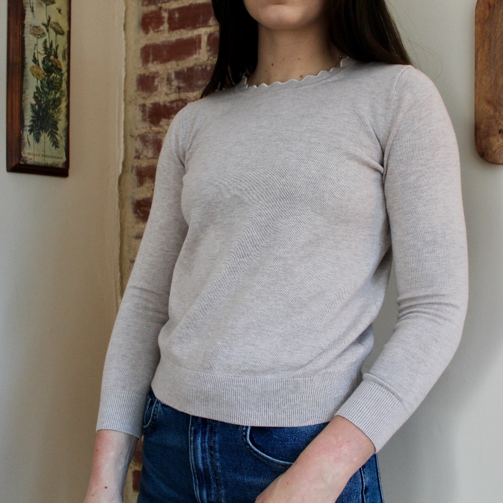 Scalloped Neck Banana Republic Sweater Size S